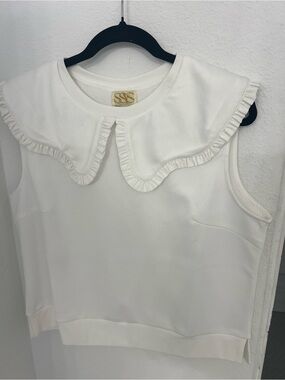 SSYS White Sleeveless Ruffle/Peter Pan Collar Top L
